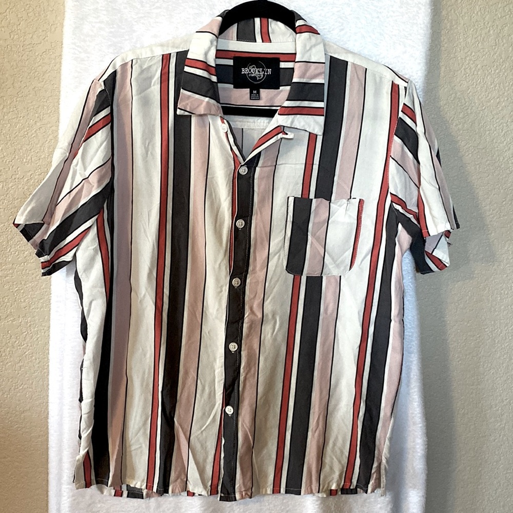 Men’s Brooklyn Standard Random Vertical Striped Shirt-size M